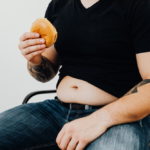 Ako znížiť cholesterol pomocou zmeny životného štýlu a stravy.