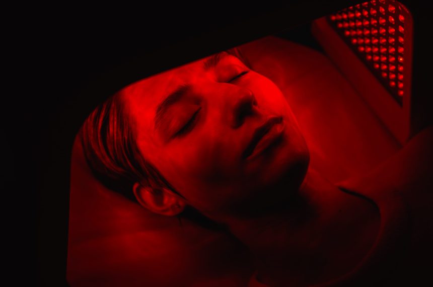 Red light zariadenie pripravené na domácu terapiu.